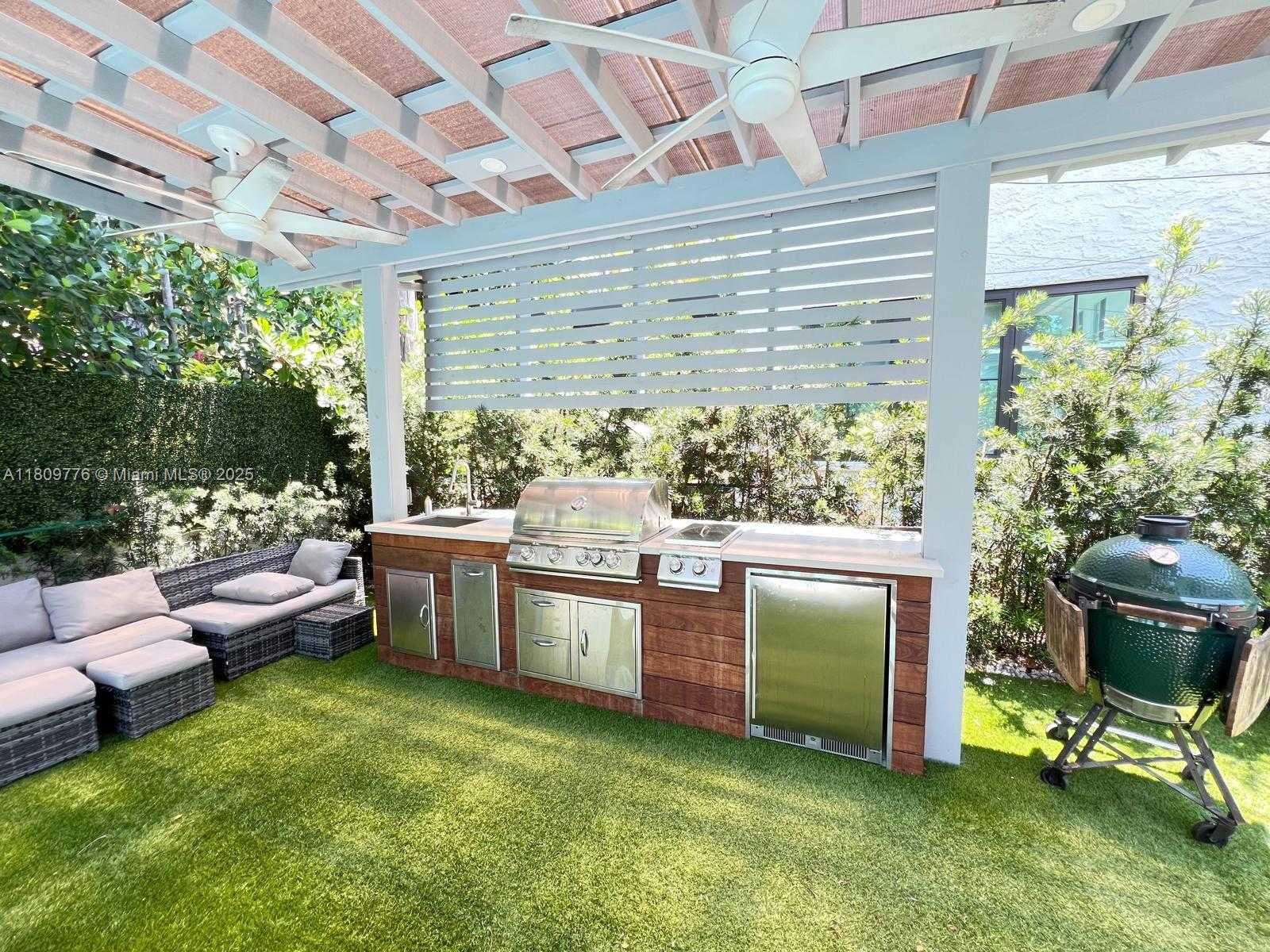 Small Image of 417 ALEDO AVE #417, Coral Gables Number 40