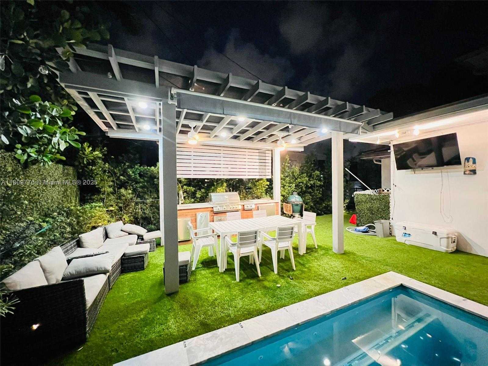 Small Image of 417 ALEDO AVE #417, Coral Gables Number 43