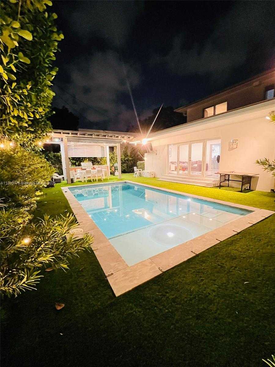 Small Image of 417 ALEDO AVE #417, Coral Gables Number 44
