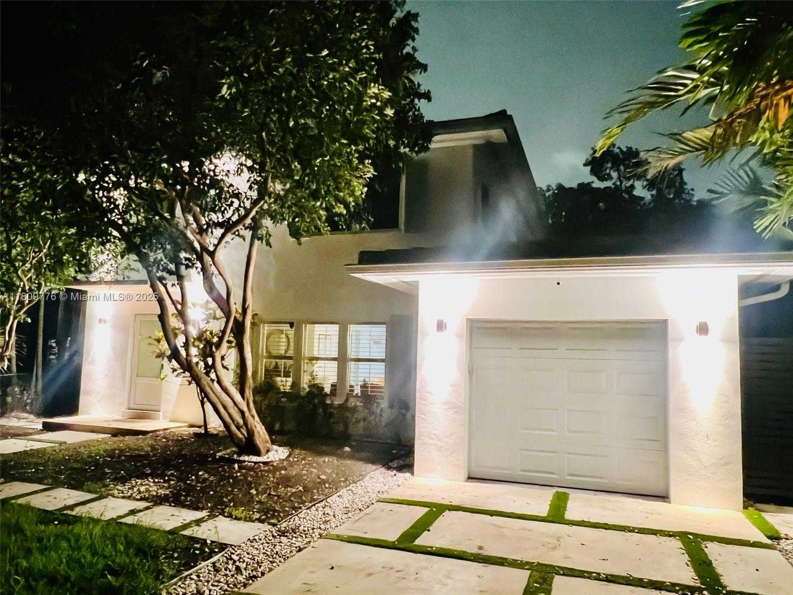 Small Image of 417 ALEDO AVE #417, Coral Gables Number 46