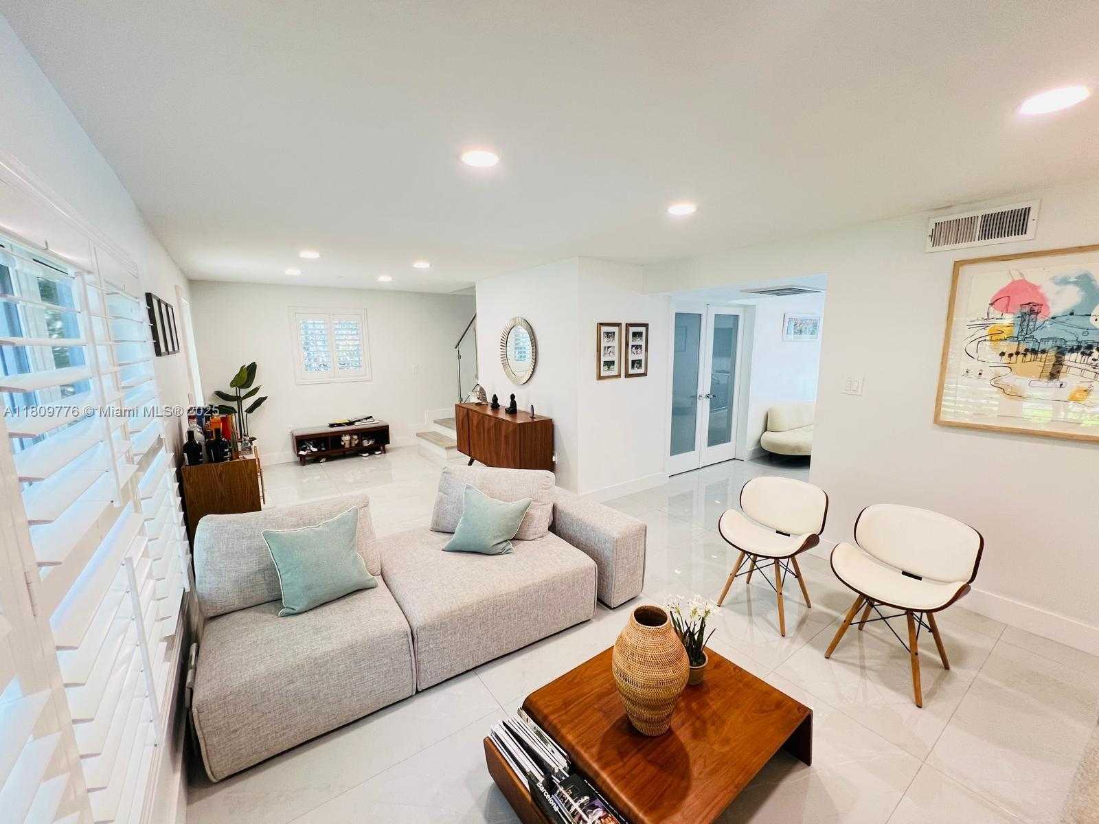 Small Image of 417 ALEDO AVE #417, Coral Gables Number 5