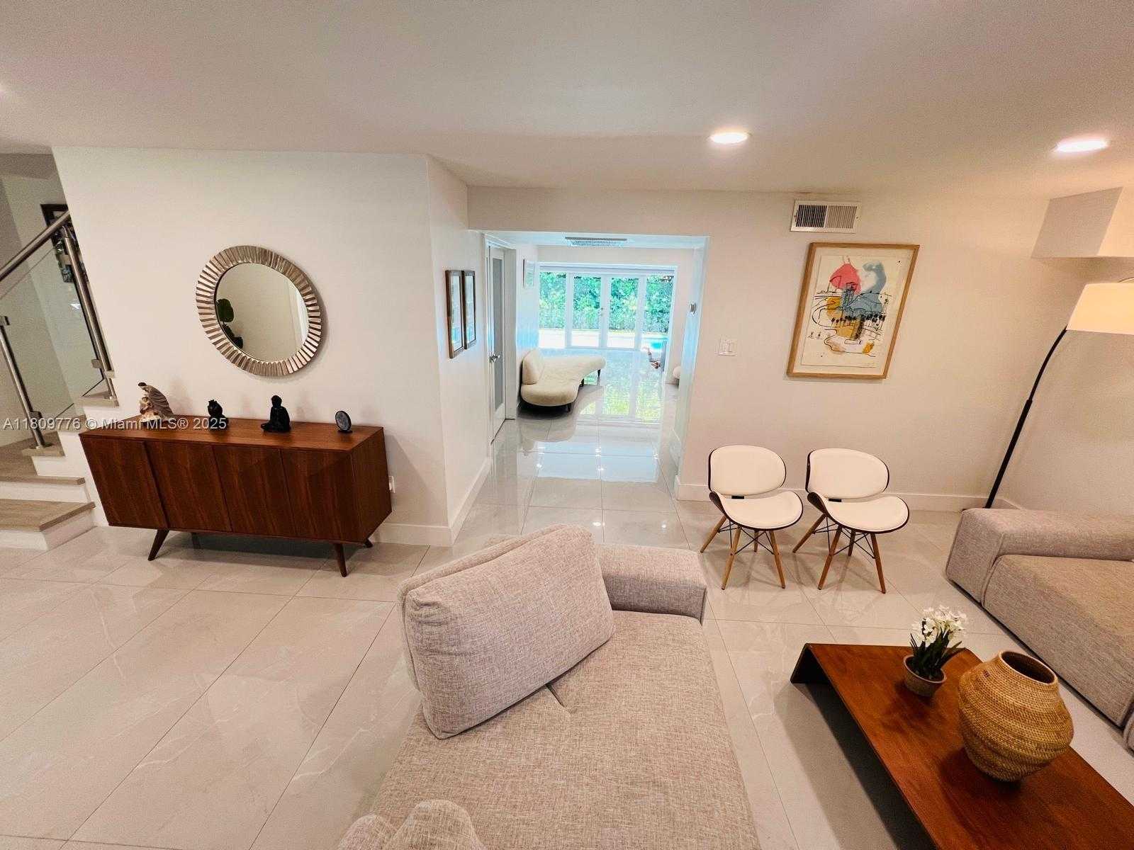 Small Image of 417 ALEDO AVE #417, Coral Gables Number 7