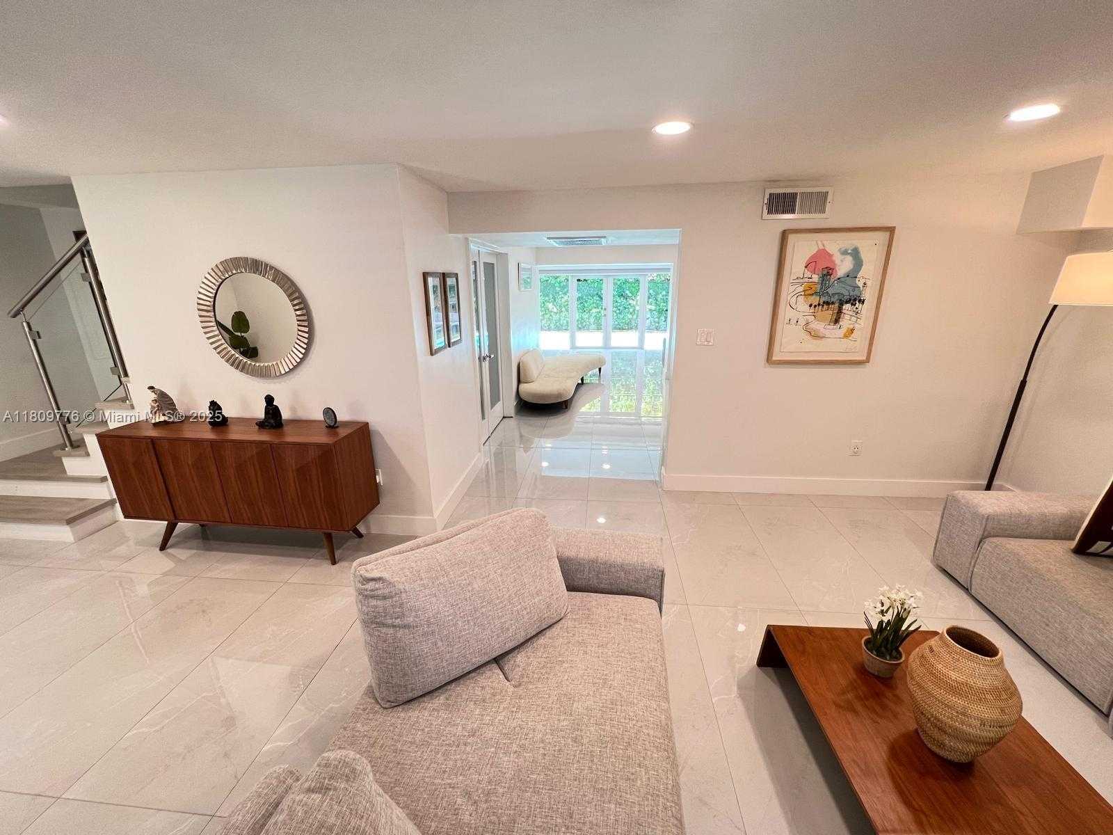 Small Image of 417 ALEDO AVE #417, Coral Gables Number 8