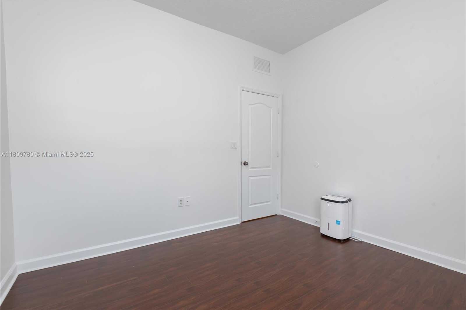 Small Image of 15323 SOUTH WEST 9TH WAY, Miami Number 19