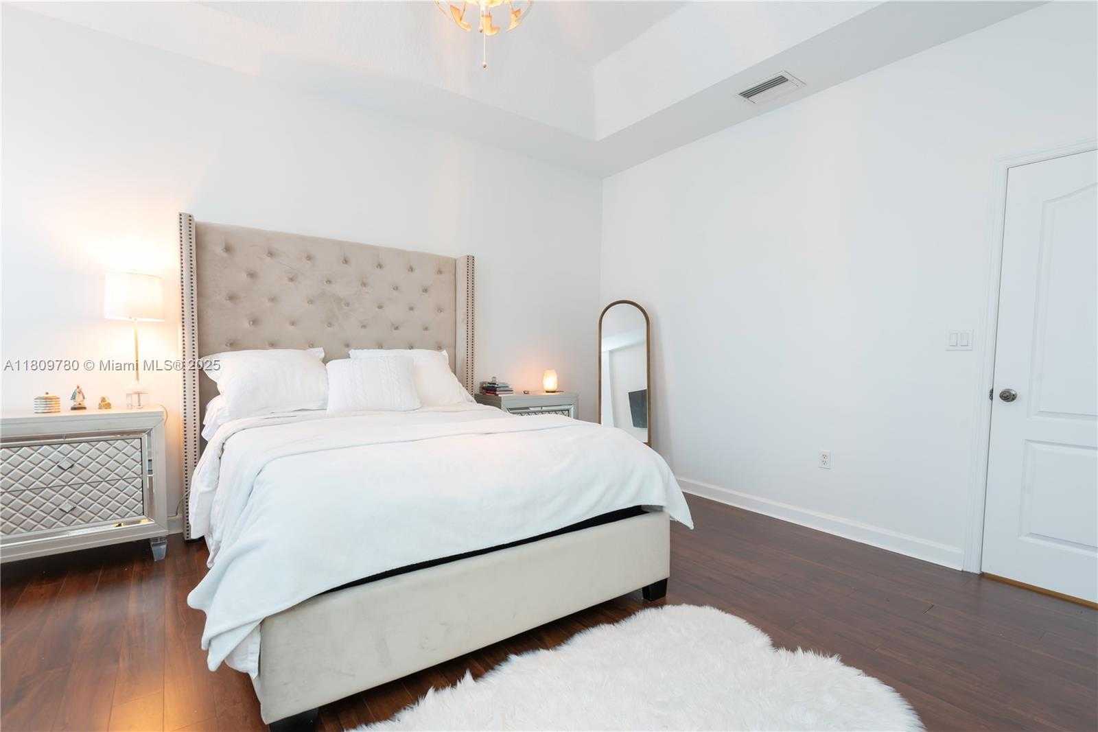 Small Image of 15323 SOUTH WEST 9TH WAY, Miami Number 24