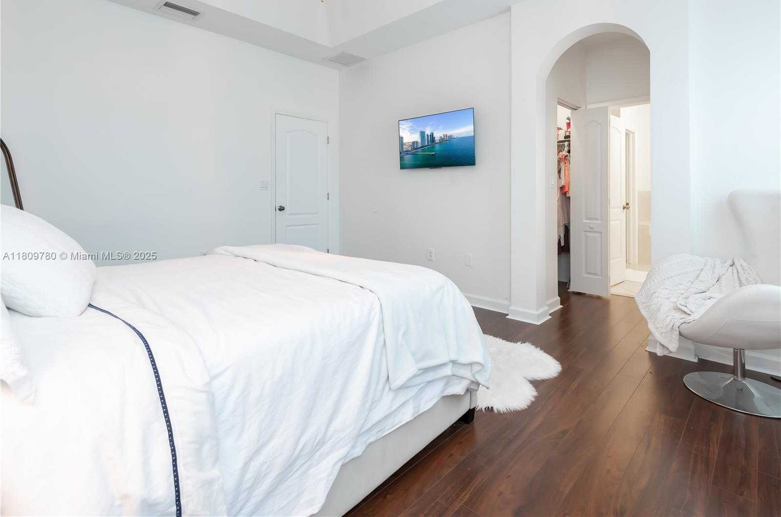 Small Image of 15323 SOUTH WEST 9TH WAY, Miami Number 25