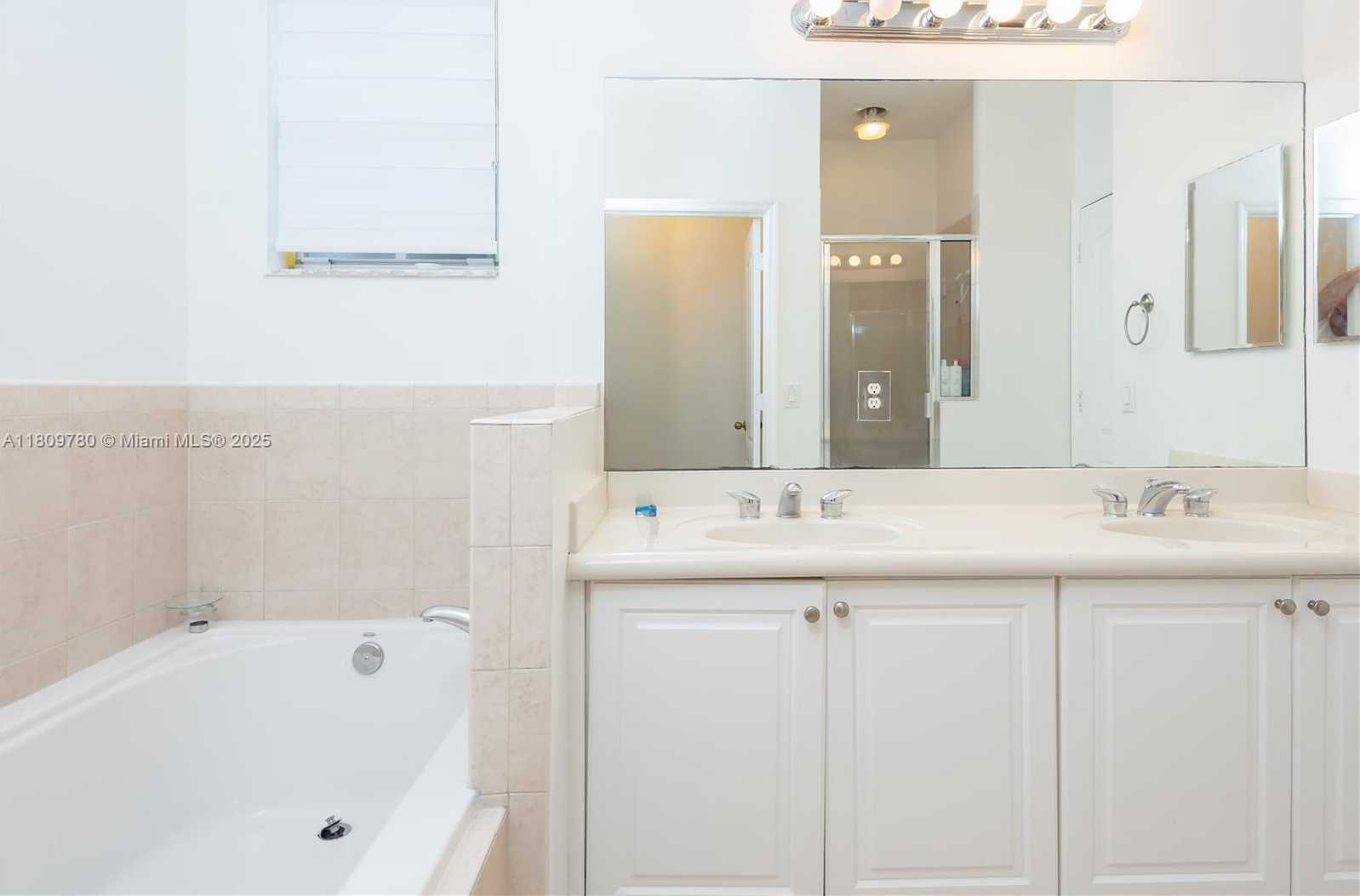 Small Image of 15323 SOUTH WEST 9TH WAY, Miami Number 30