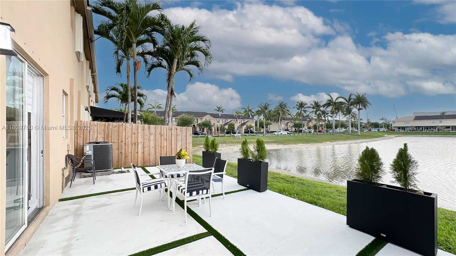 Small Image of 15323 SOUTH WEST 9TH WAY, Miami Number 32