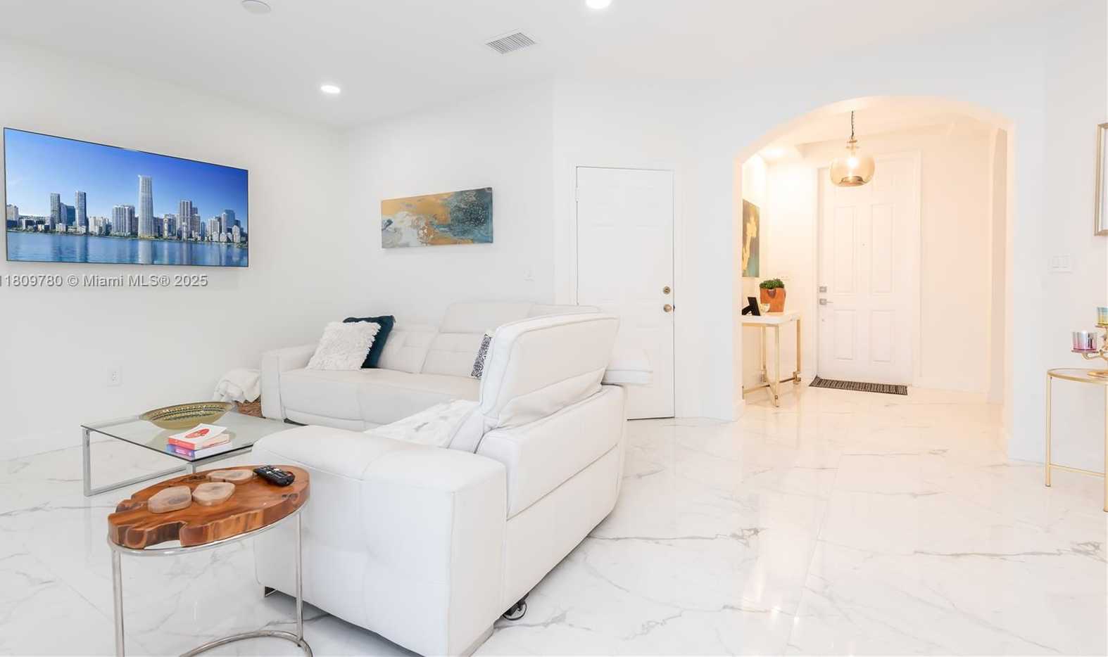 Small Image of 15323 SOUTH WEST 9TH WAY, Miami Number 4
