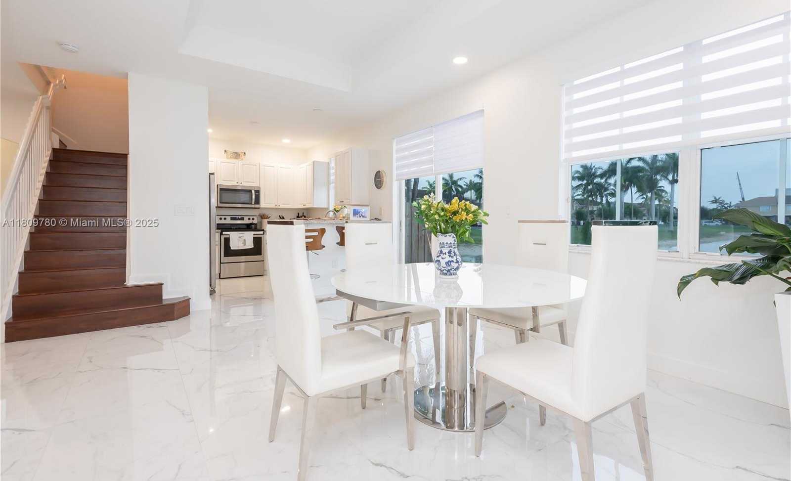 Small Image of 15323 SOUTH WEST 9TH WAY, Miami Number 7