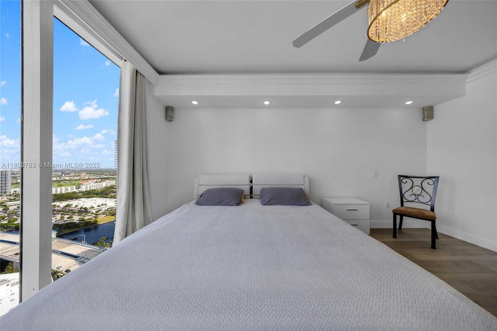 Small Image of 1800 SOUTH OCEAN DR #3607, Hallandale Beach Number 34
