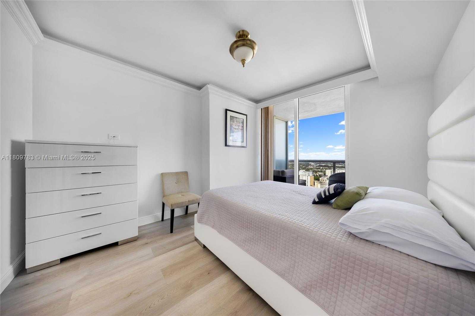 Small Image of 1800 SOUTH OCEAN DR #3607, Hallandale Beach Number 9