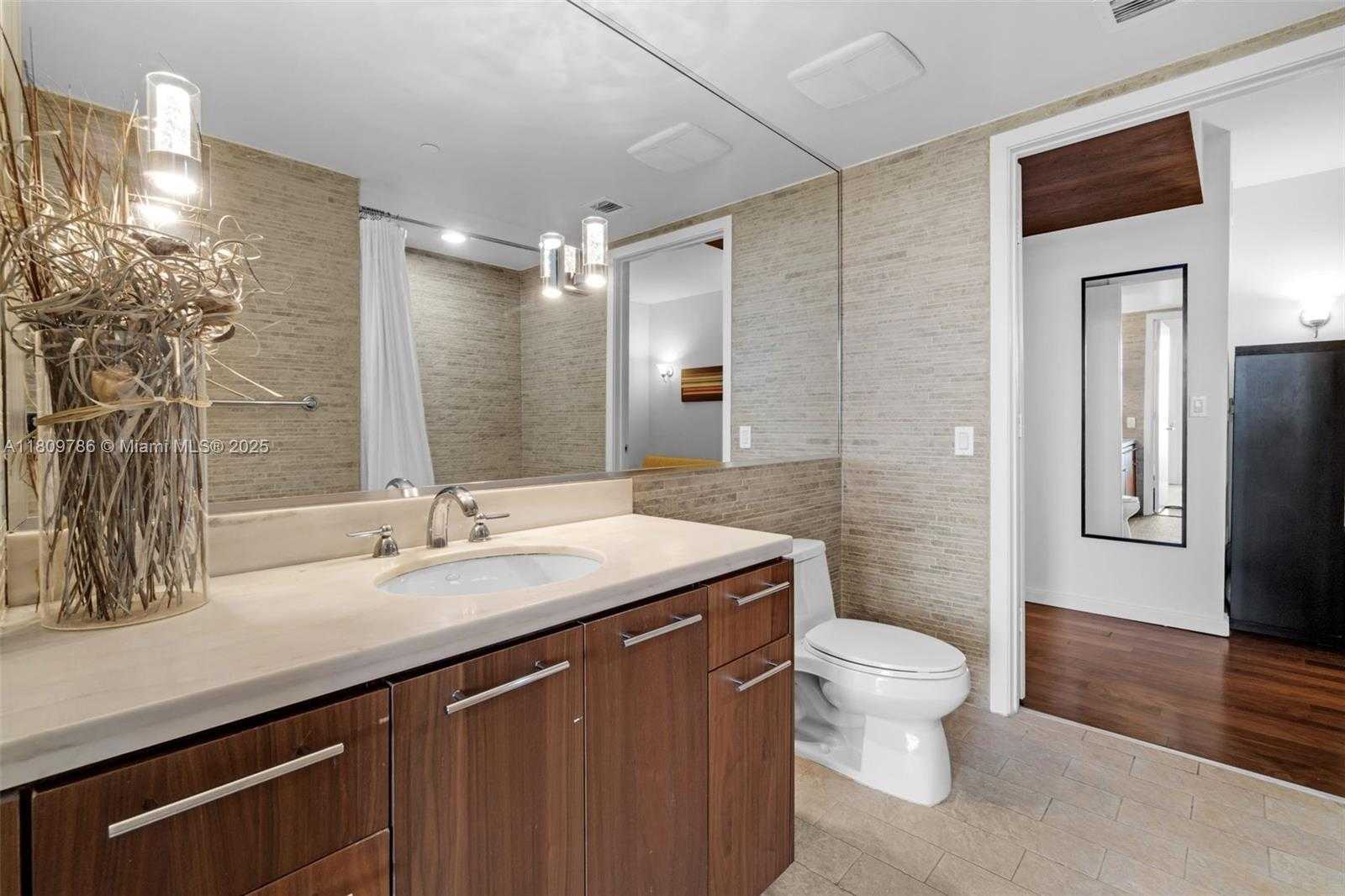 Small Image of 50 BISCAYNE BLVD #904, Miami Number 15