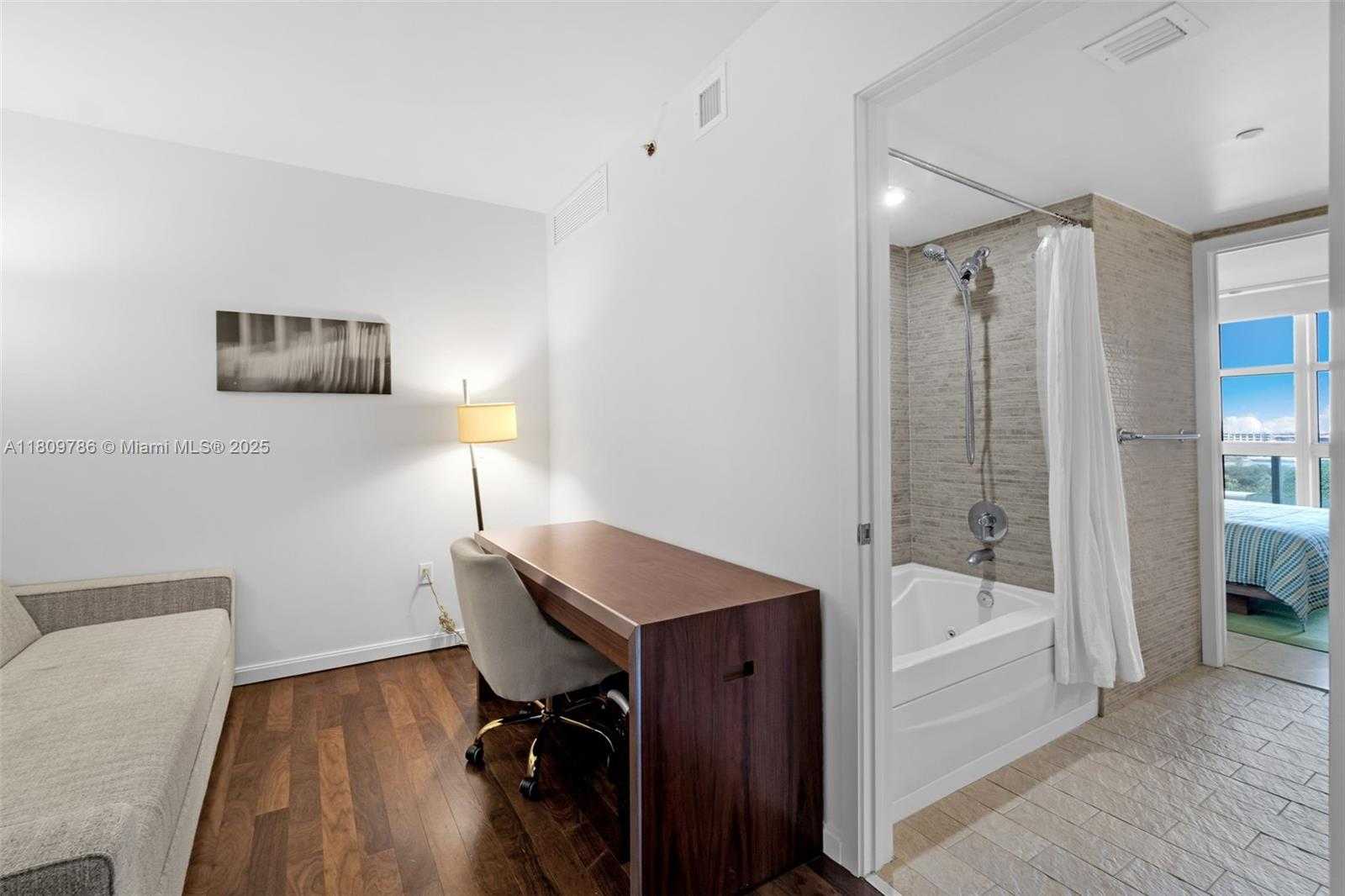 Small Image of 50 BISCAYNE BLVD #904, Miami Number 16