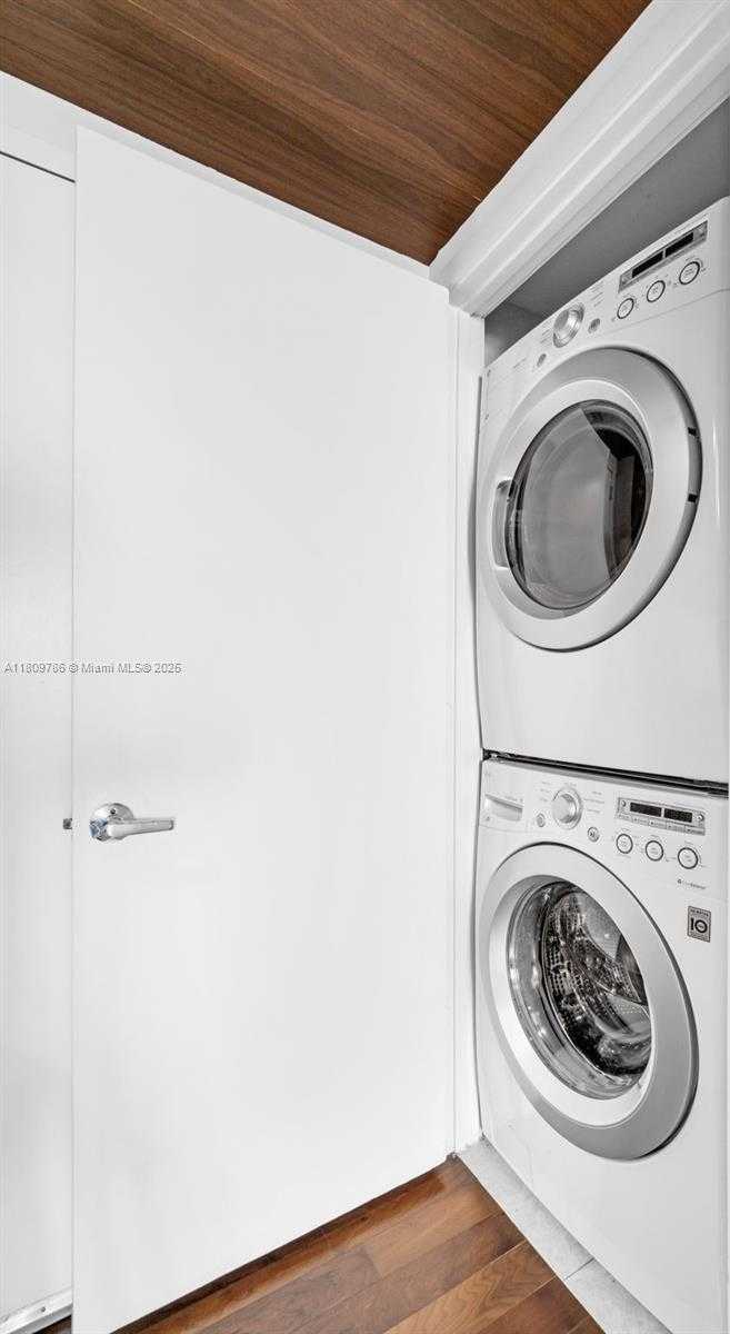 Small Image of 50 BISCAYNE BLVD #904, Miami Number 19