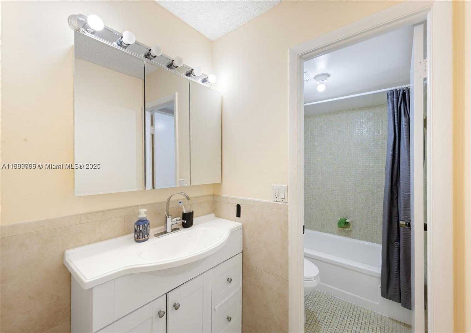 Small Image of 3161 SOUTH OCEAN DR #607, Hallandale Beach Number 10