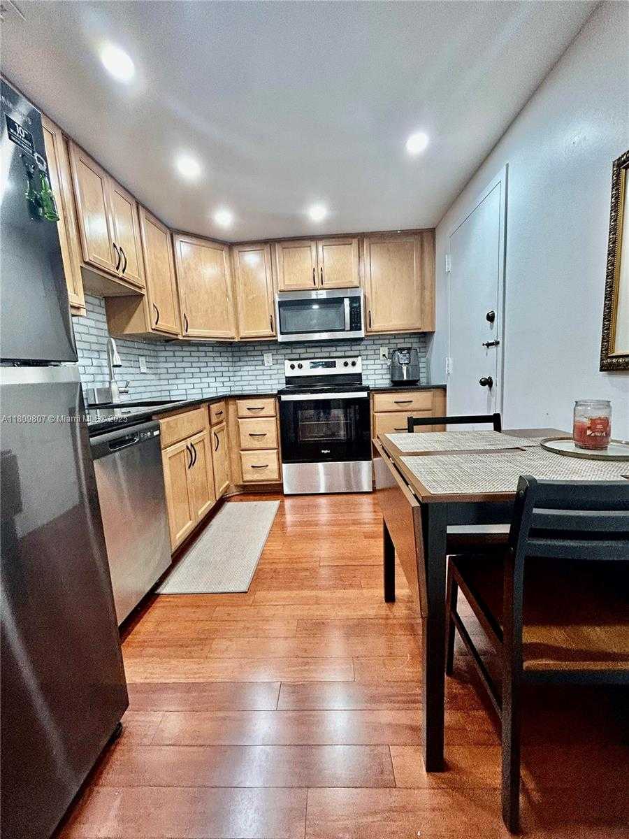 Small Image of 300 #1702, Sunny Isles Beach Number 13