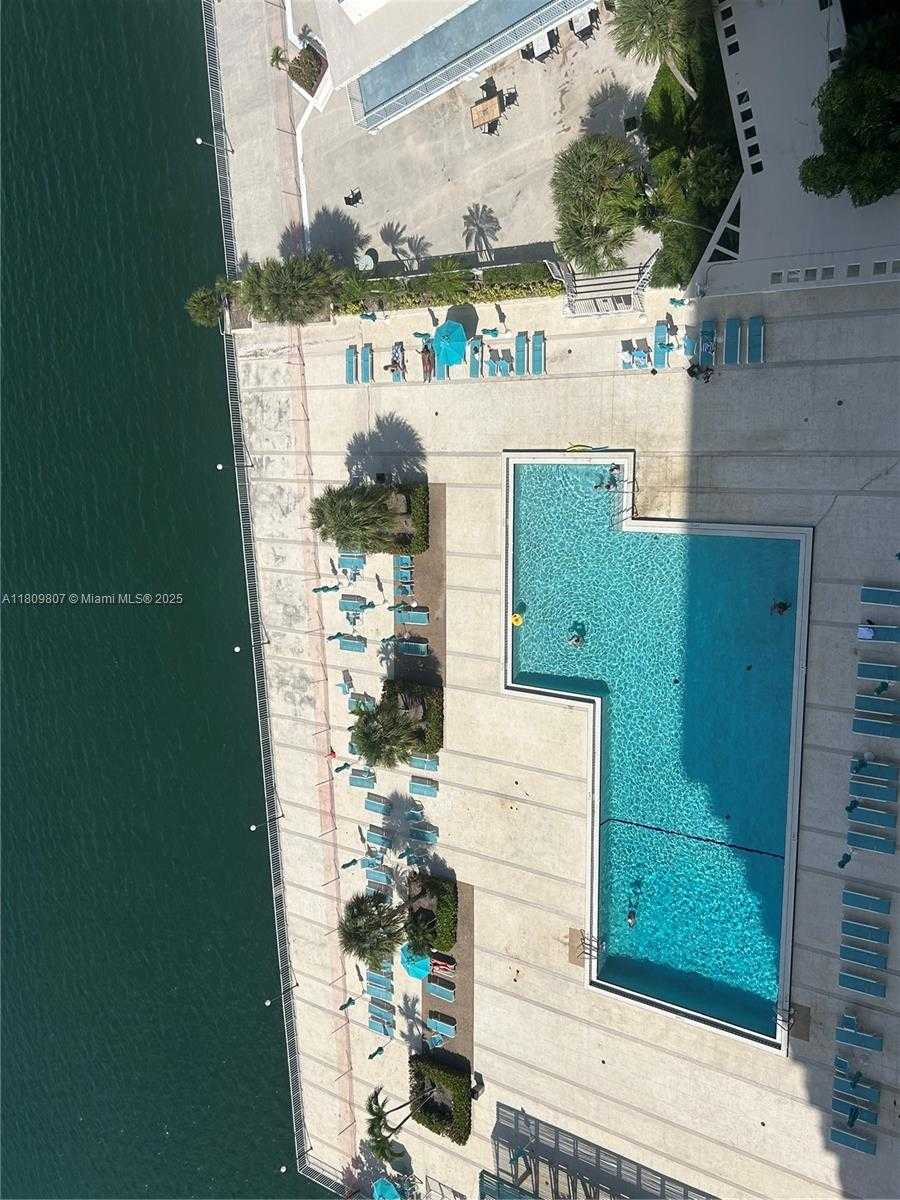 Small Image of 300 #1702, Sunny Isles Beach Number 18