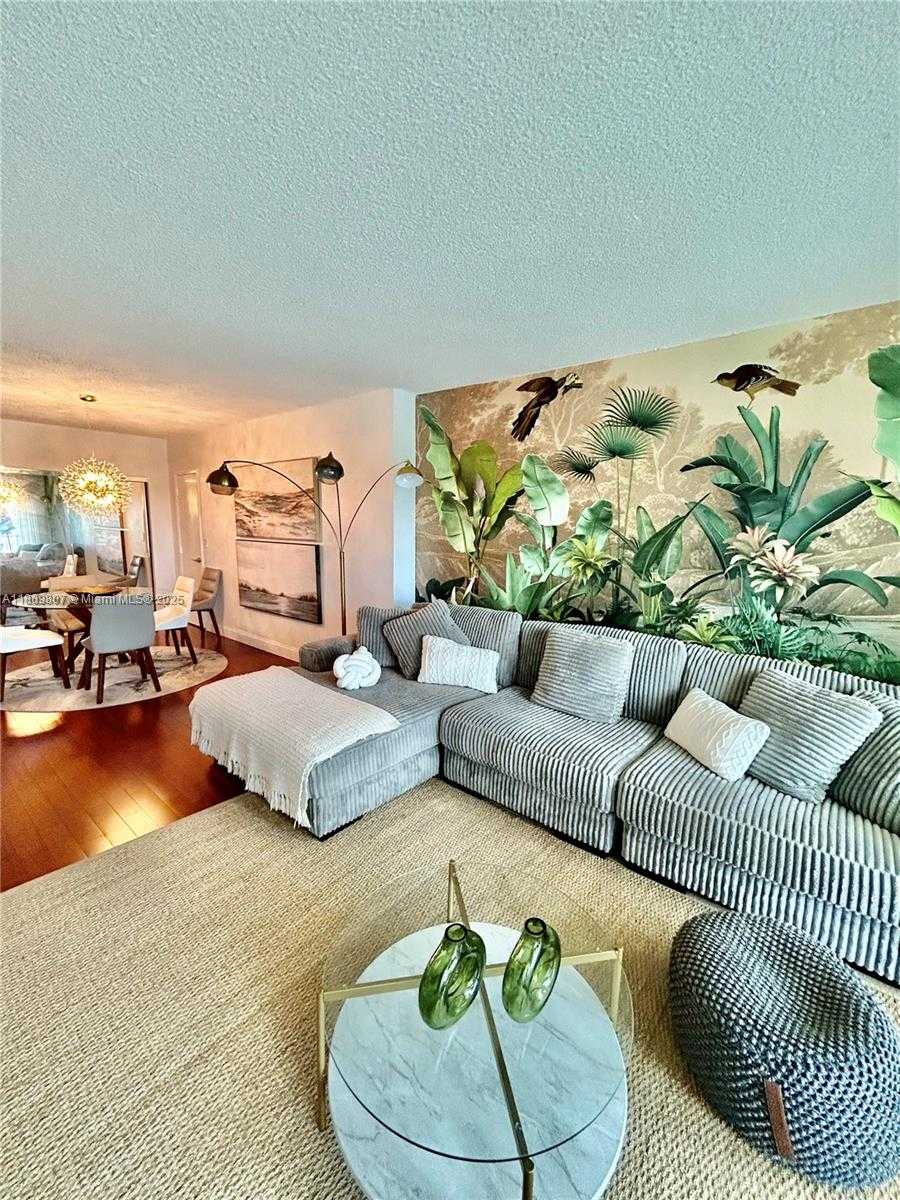 Small Image of 300 #1702, Sunny Isles Beach Number 2