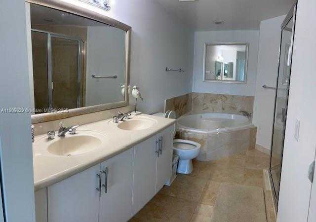 Small Image of 7900 HARBOR ISLAND DR #912, North Bay Village Number 19