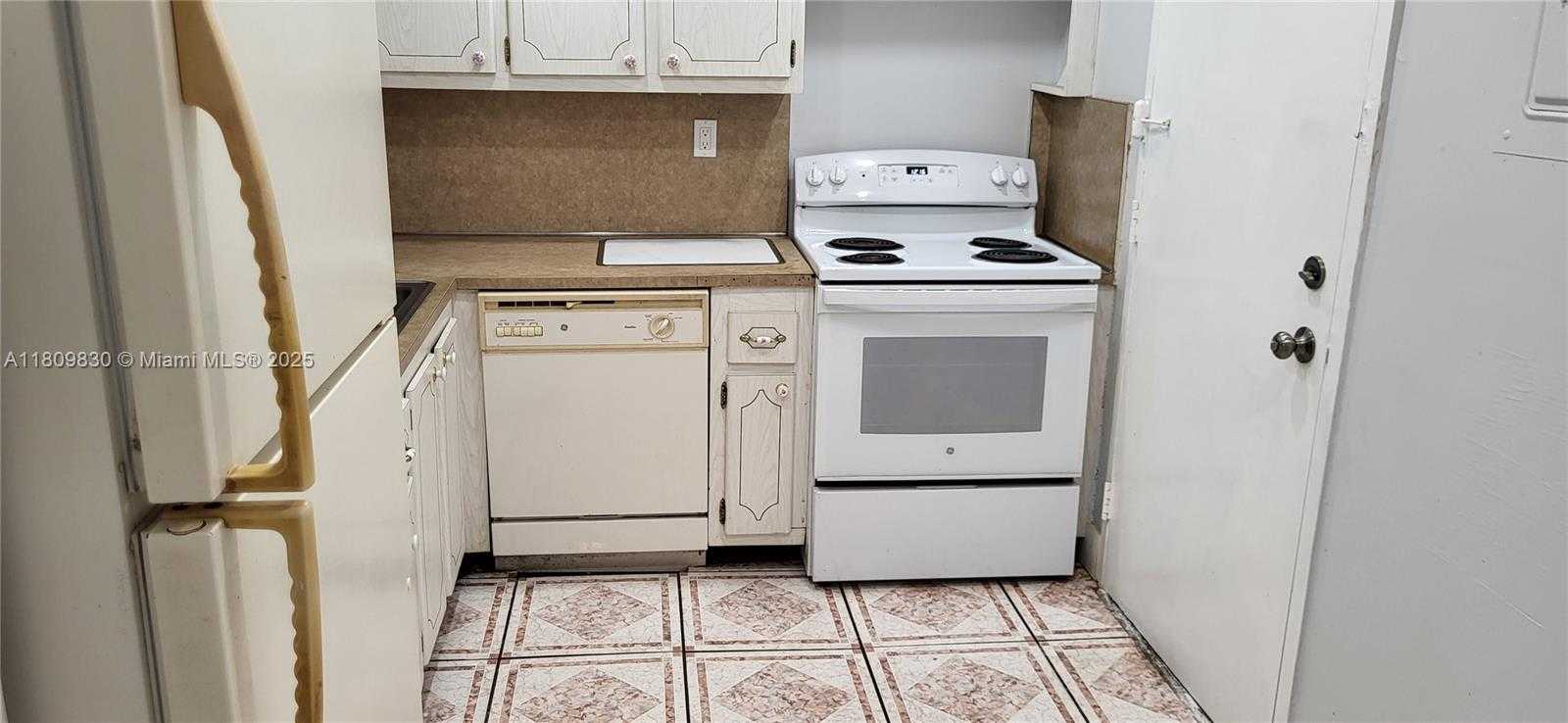Small Image of 16740 NORTH EAST 9TH AVE #311, North Miami Beach Number 3