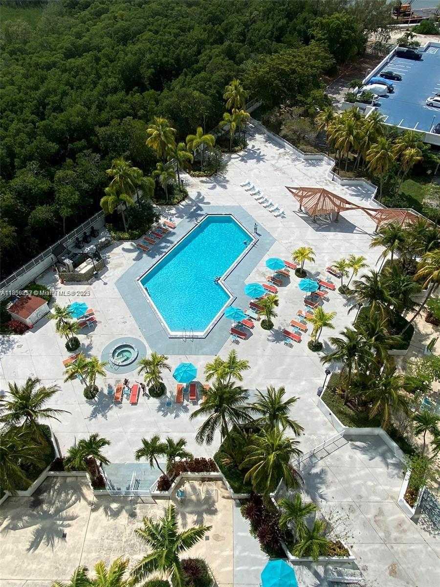 Small Image of 100 BAYVIEW DR #1520, Sunny Isles Beach Number 15