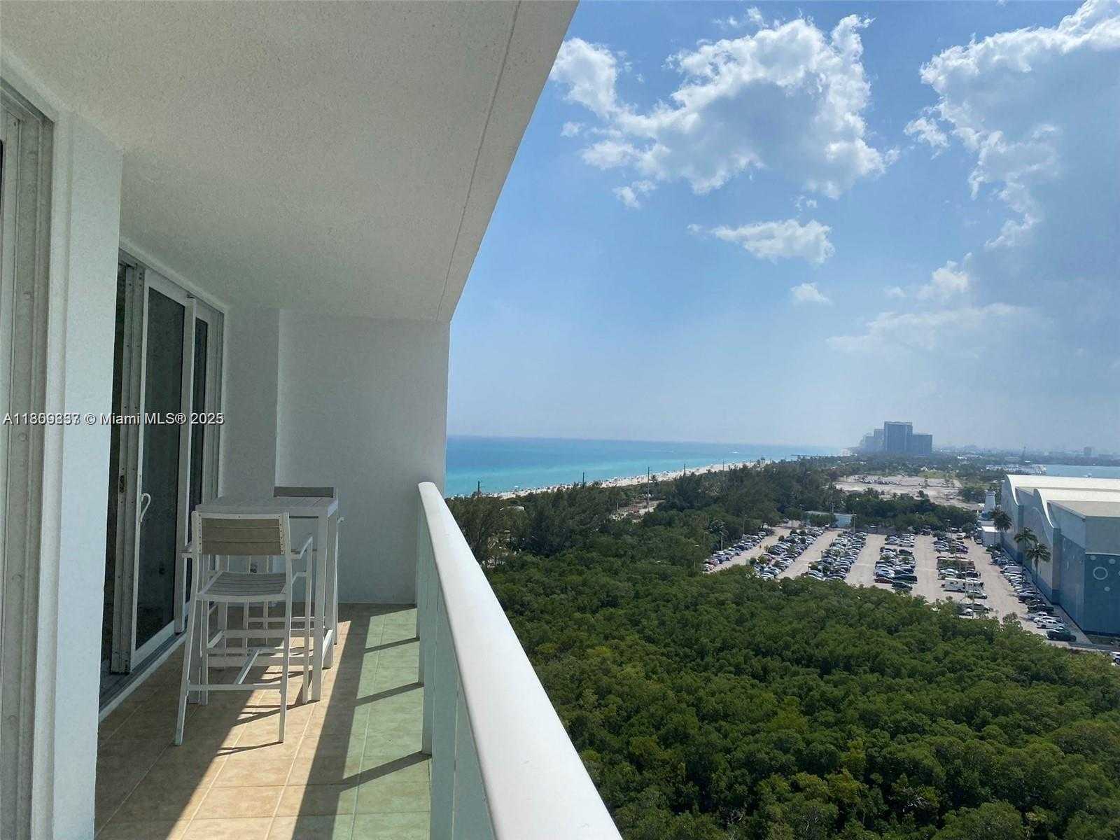 Small Image of 100 BAYVIEW DR #1520, Sunny Isles Beach Number 2