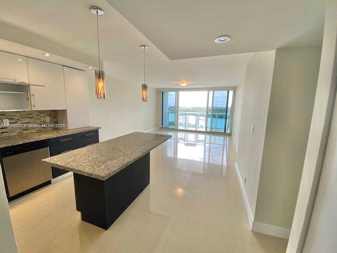 Small Image of 100 BAYVIEW DR #1520, Sunny Isles Beach Number 8