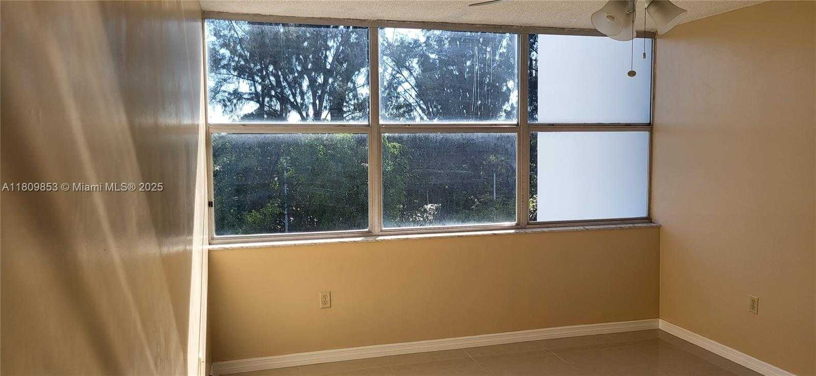 Small Image of 1300 NORTH EAST MIAMI GARDENS DR #407E, Miami Number 17