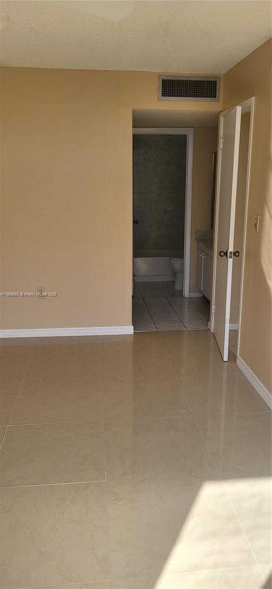 Small Image of 1300 NORTH EAST MIAMI GARDENS DR #407E, Miami Number 19