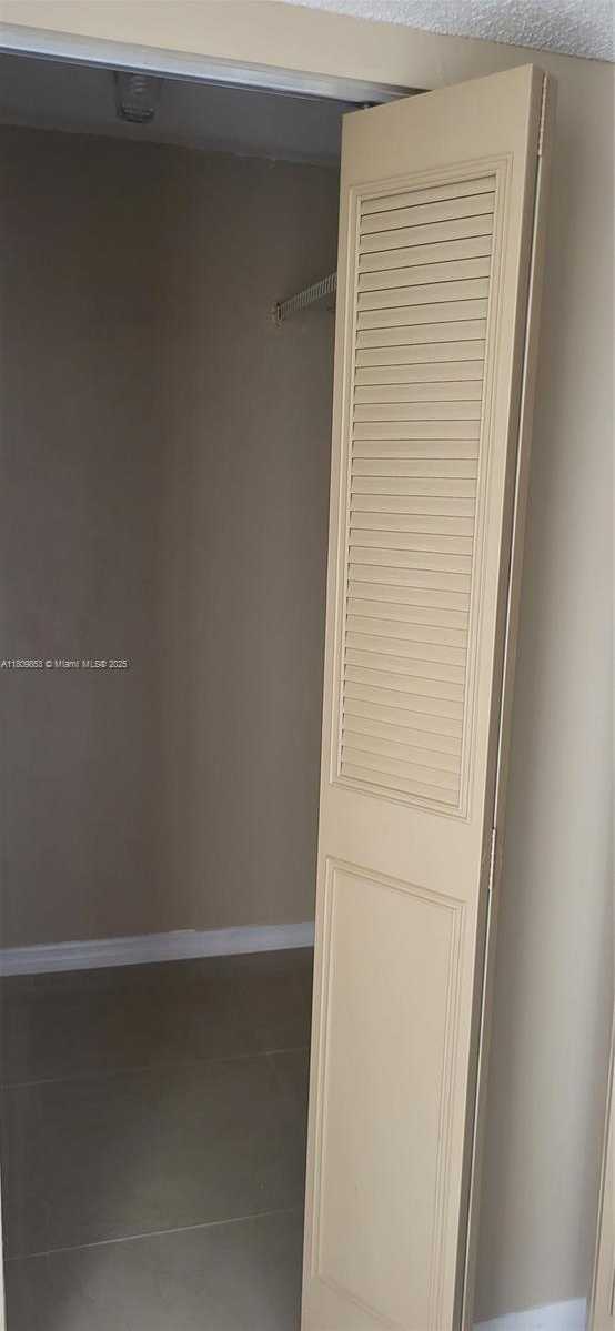 Small Image of 1300 NORTH EAST MIAMI GARDENS DR #407E, Miami Number 21