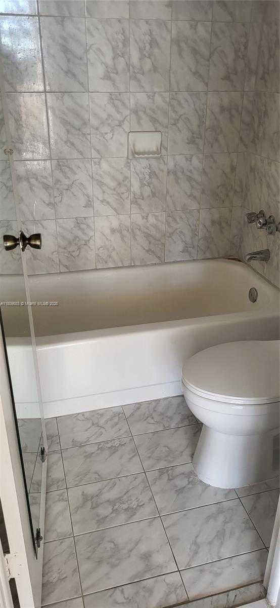 Small Image of 1300 NORTH EAST MIAMI GARDENS DR #407E, Miami Number 22