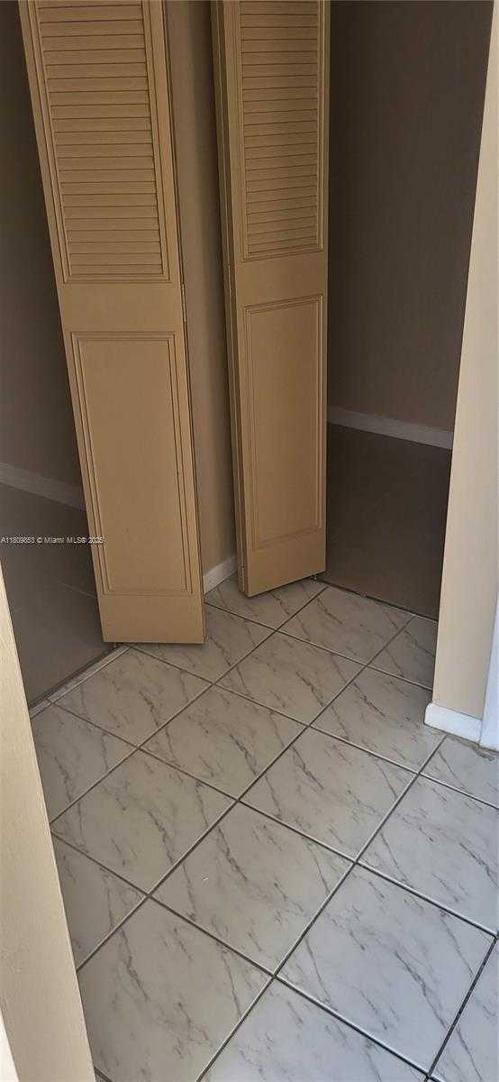 Small Image of 1300 NORTH EAST MIAMI GARDENS DR #407E, Miami Number 26
