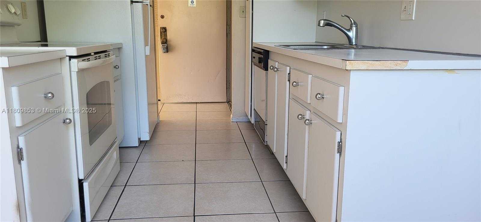 Small Image of 1300 NORTH EAST MIAMI GARDENS DR #407E, Miami Number 29