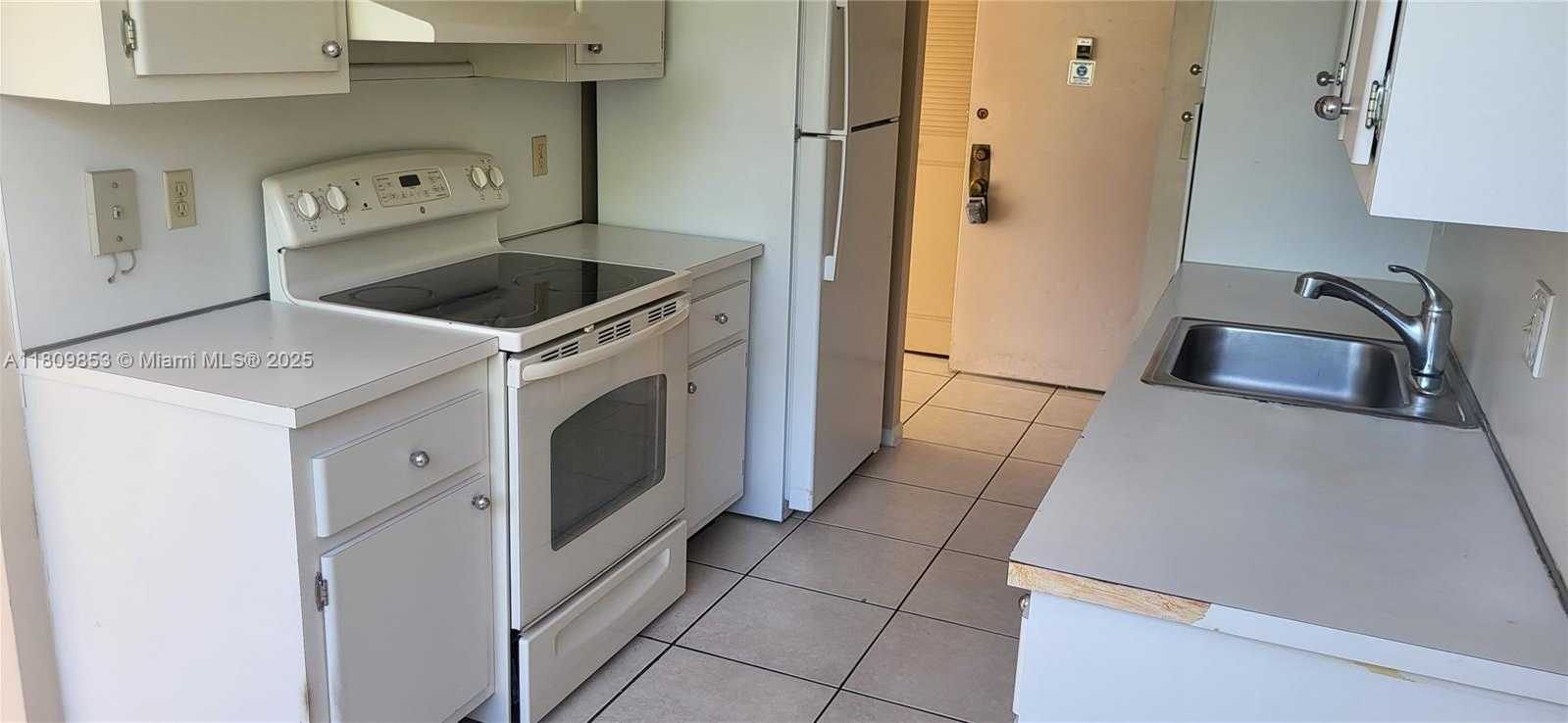 Small Image of 1300 NORTH EAST MIAMI GARDENS DR #407E, Miami Number 5