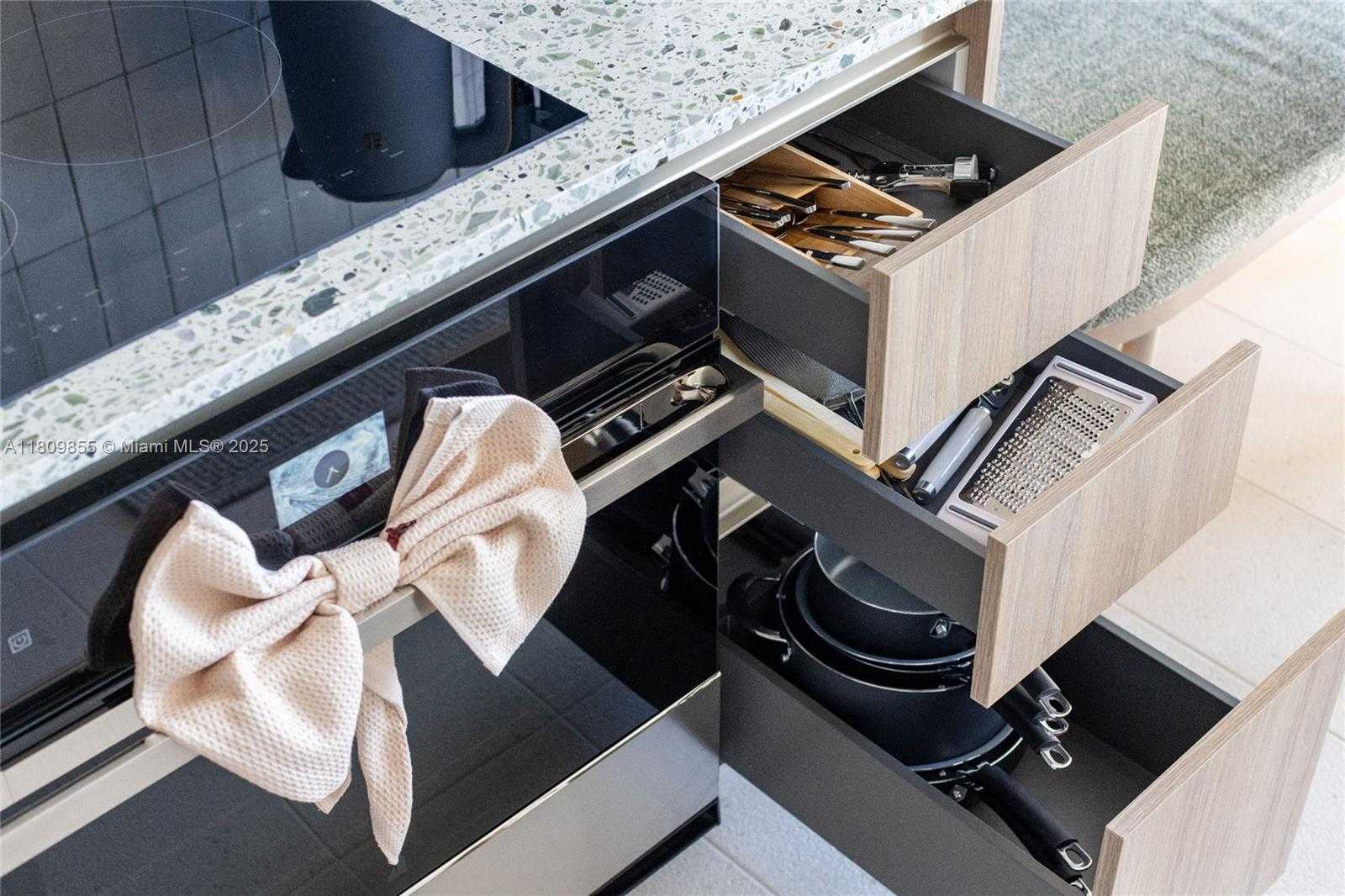 Small Image of 159 NORTH EAST 6TH ST #3012, Miami Number 26