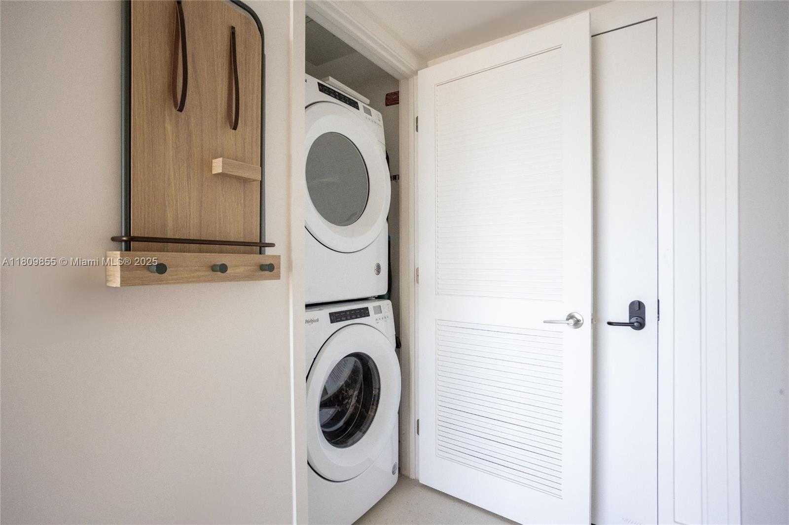 Small Image of 159 NORTH EAST 6TH ST #3012, Miami Number 32