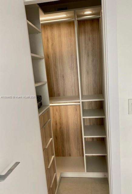 Small Image of 2 GROVE ISLE DR #B906, Miami Number 15