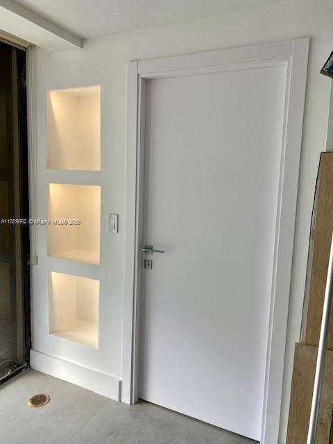 Small Image of 2 GROVE ISLE DR #B906, Miami Number 17