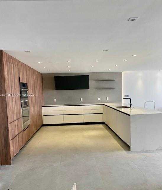 Small Image of 2 GROVE ISLE DR #B906, Miami Number 2