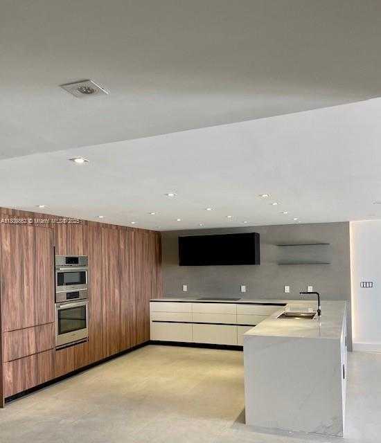 Small Image of 2 GROVE ISLE DR #B906, Miami Number 3