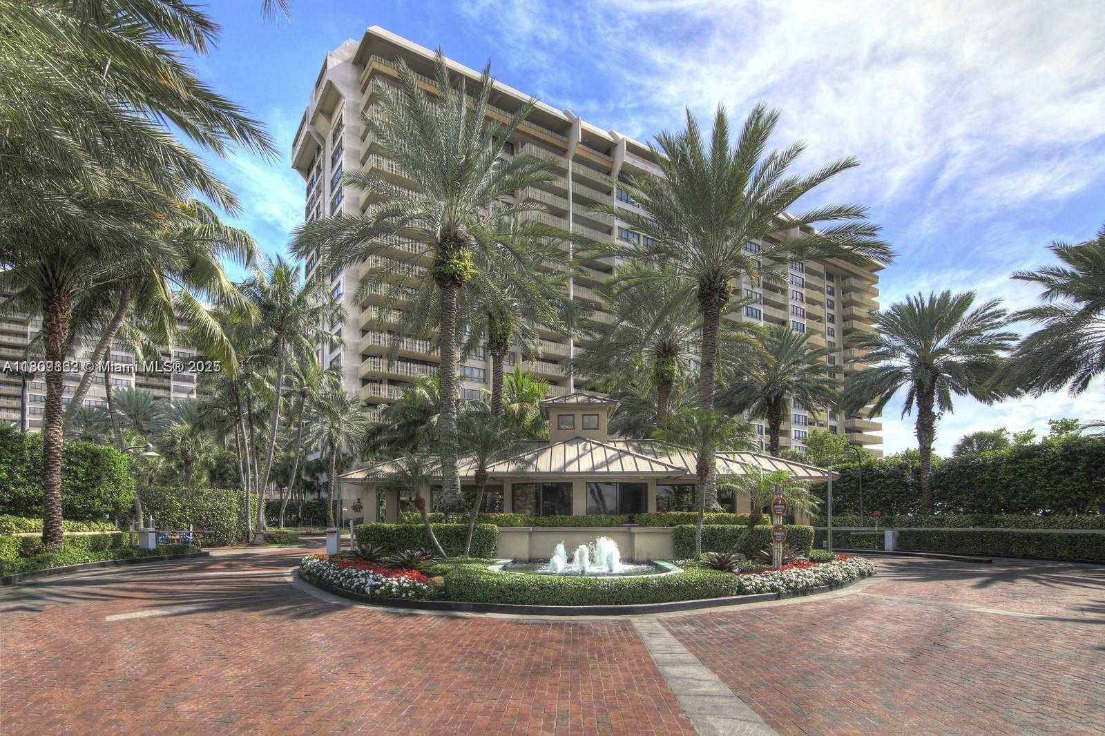 Small Image of 2 GROVE ISLE DR #B906, Miami Number 4