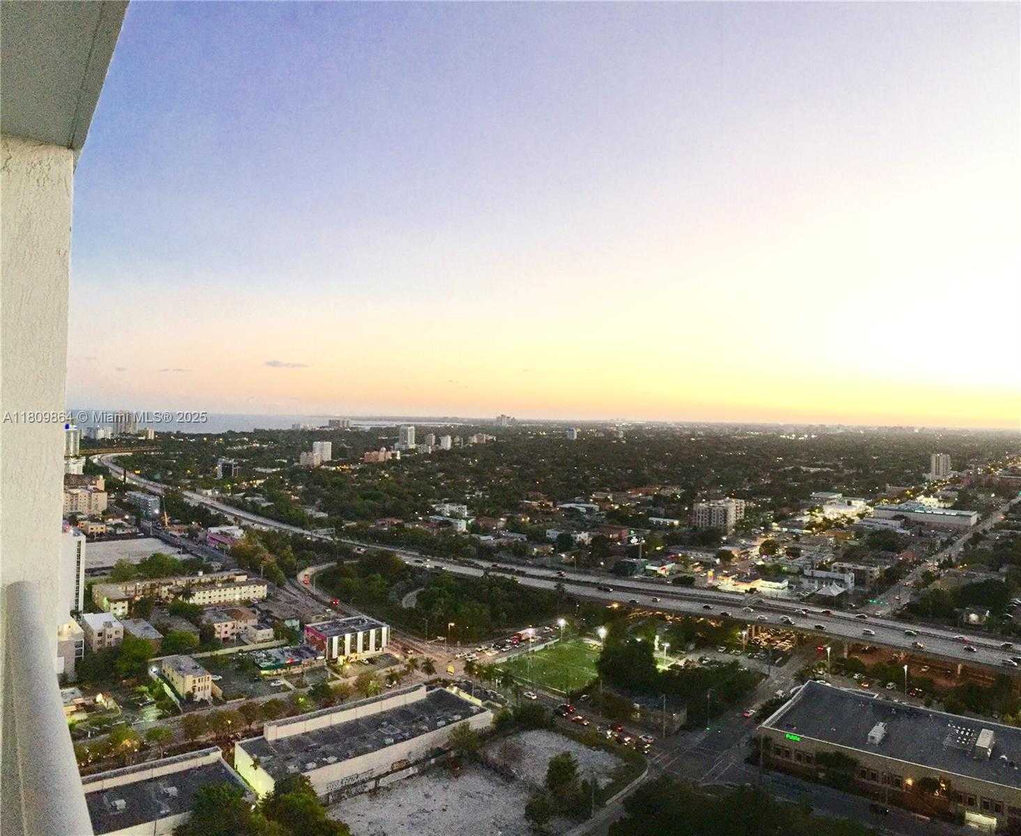 Small Image of 185 SOUTH WEST 7 ST #3200, Miami Number 12