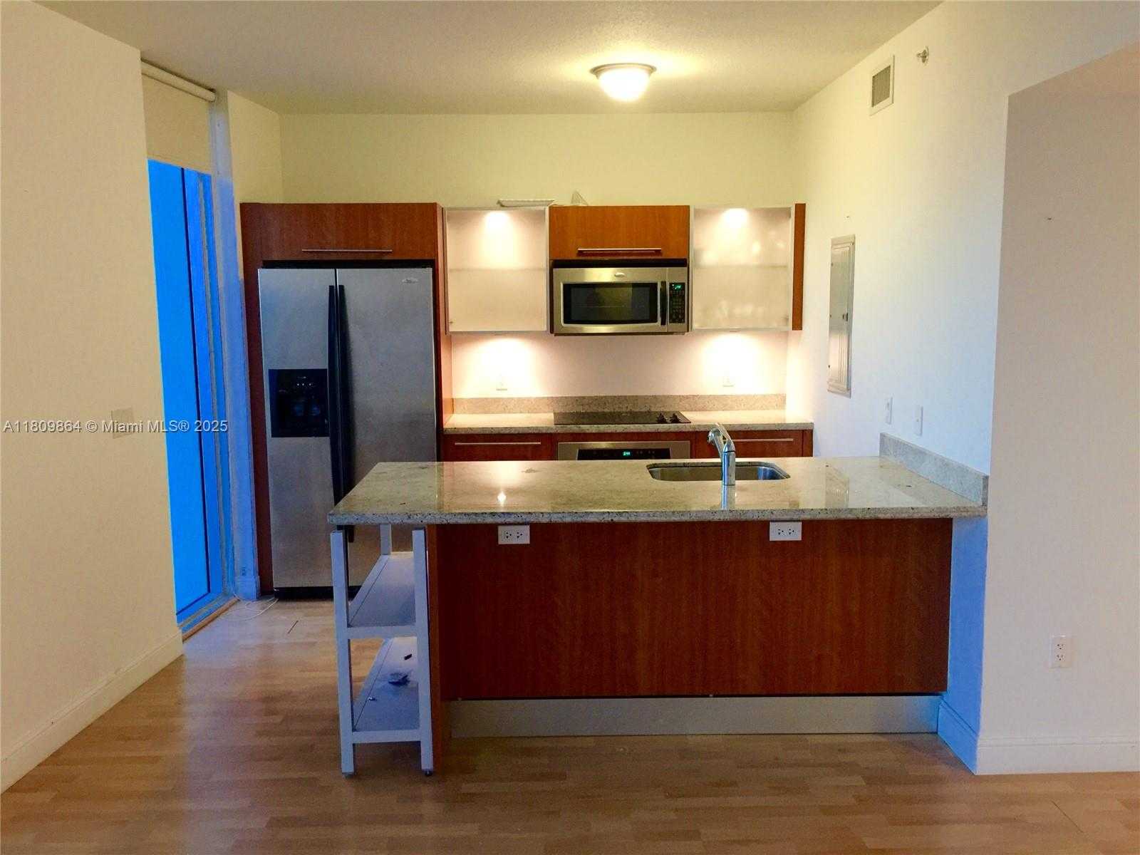 Small Image of 185 SOUTH WEST 7 ST #3200, Miami Number 5