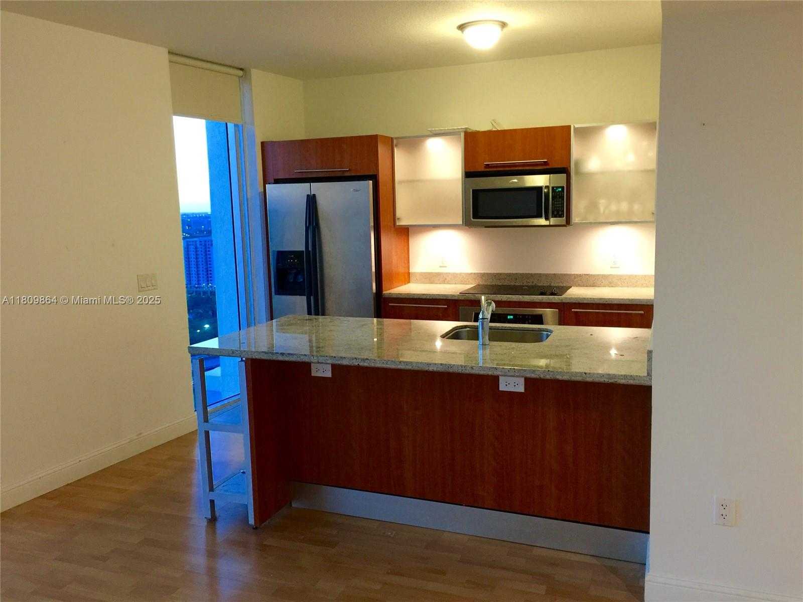 Small Image of 185 SOUTH WEST 7 ST #3200, Miami Number 6