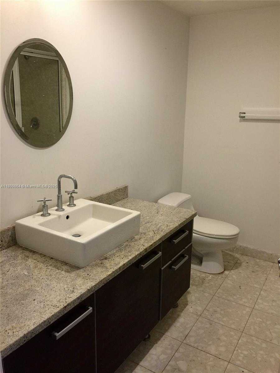 Small Image of 185 SOUTH WEST 7 ST #3200, Miami Number 9