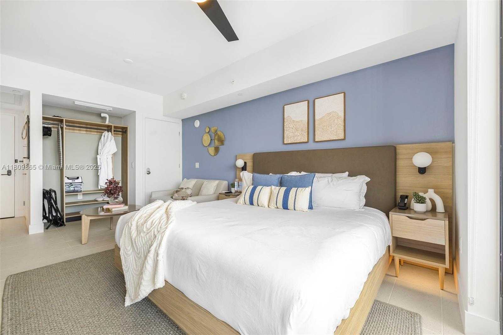 Small Image of 159 NE 6th St, Miami, FL 33132, USA Number 12