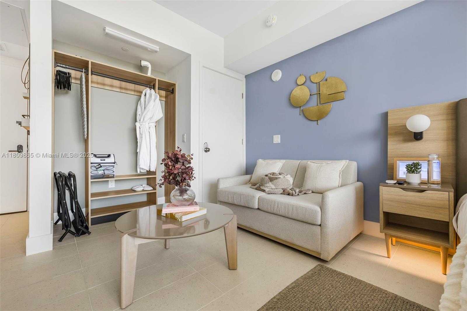 Small Image of 159 NE 6th St, Miami, FL 33132, USA Number 13