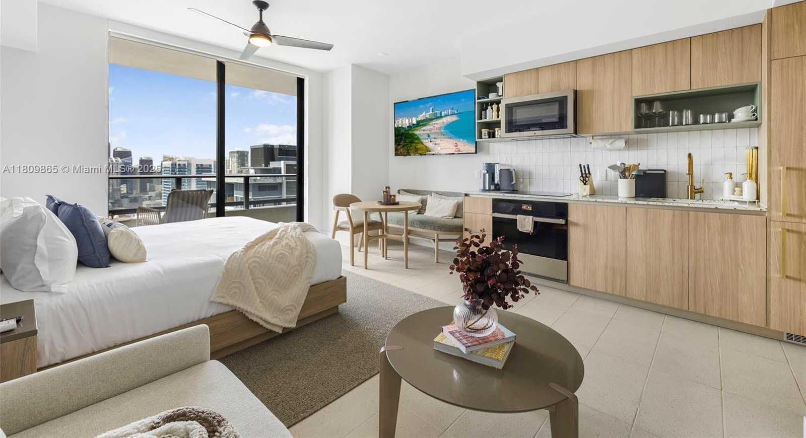 Small Image of 159 NE 6th St, Miami, FL 33132, USA Number 19