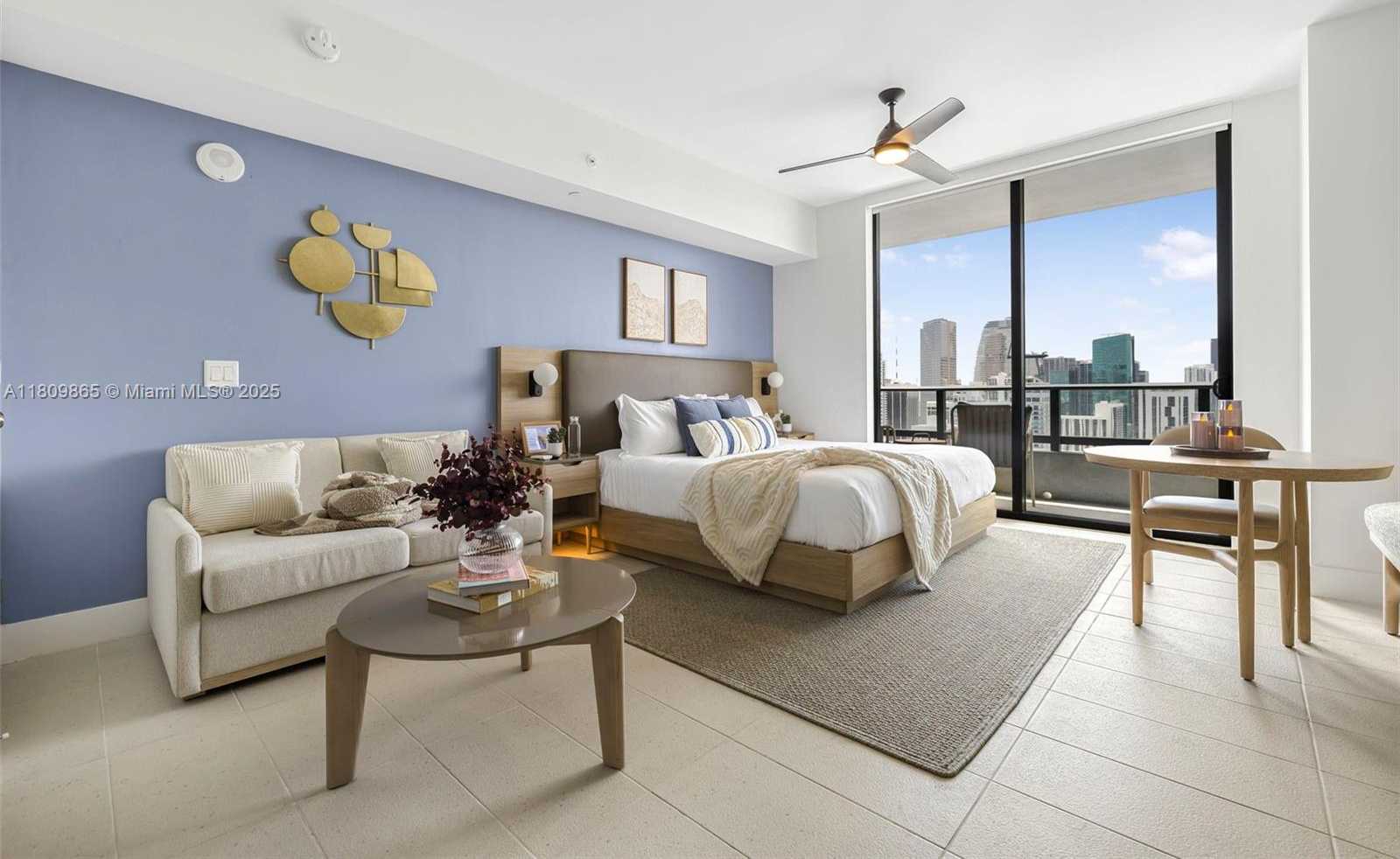 Small Image of 159 NE 6th St, Miami, FL 33132, USA Number 2